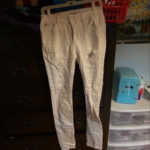 White skinny jeans